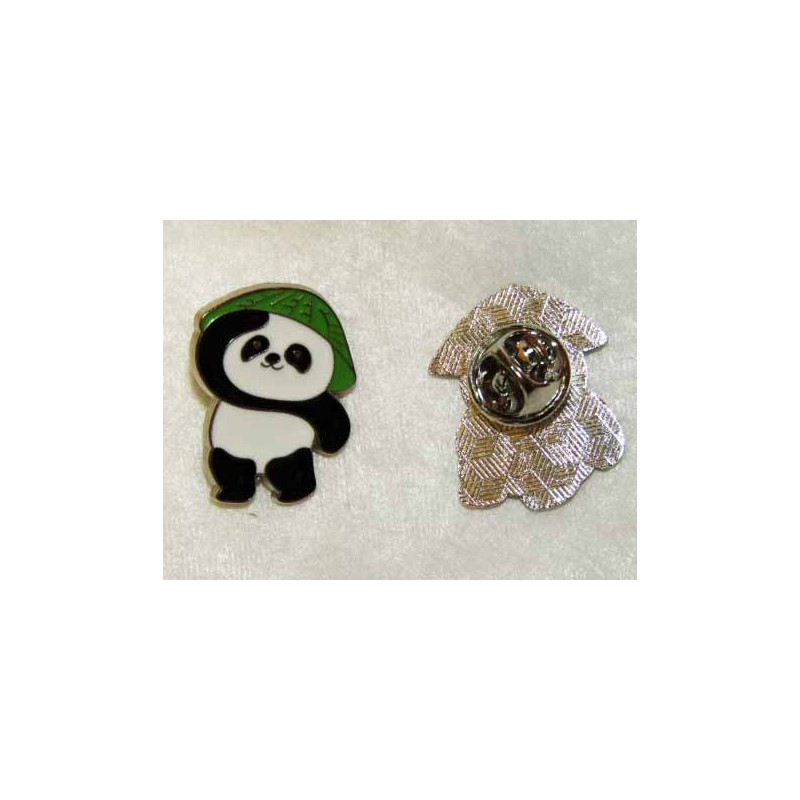 PIN Panda Looking